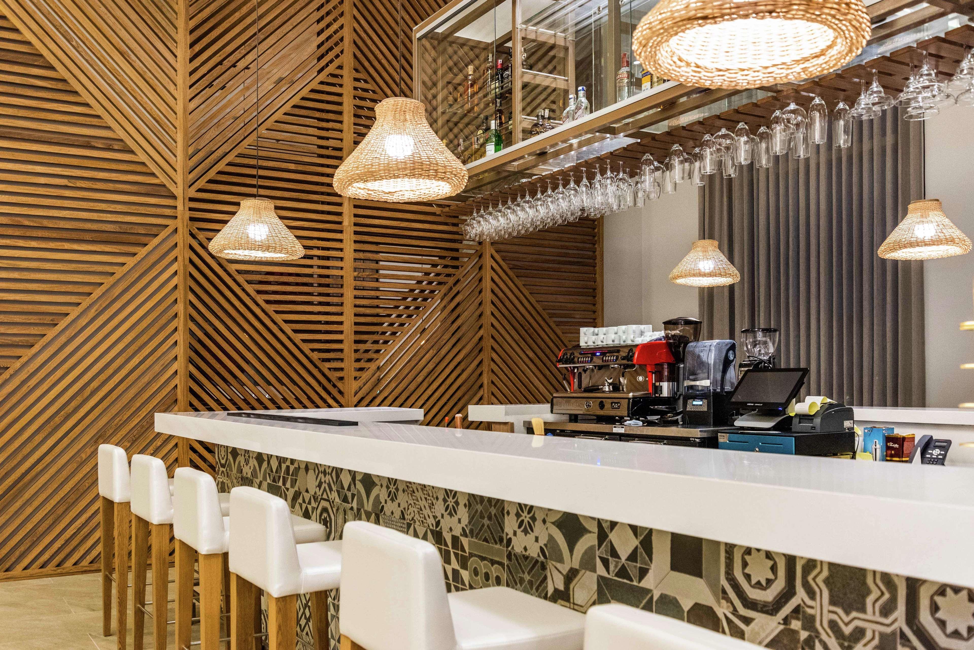 Hilton Garden Hotel 3*