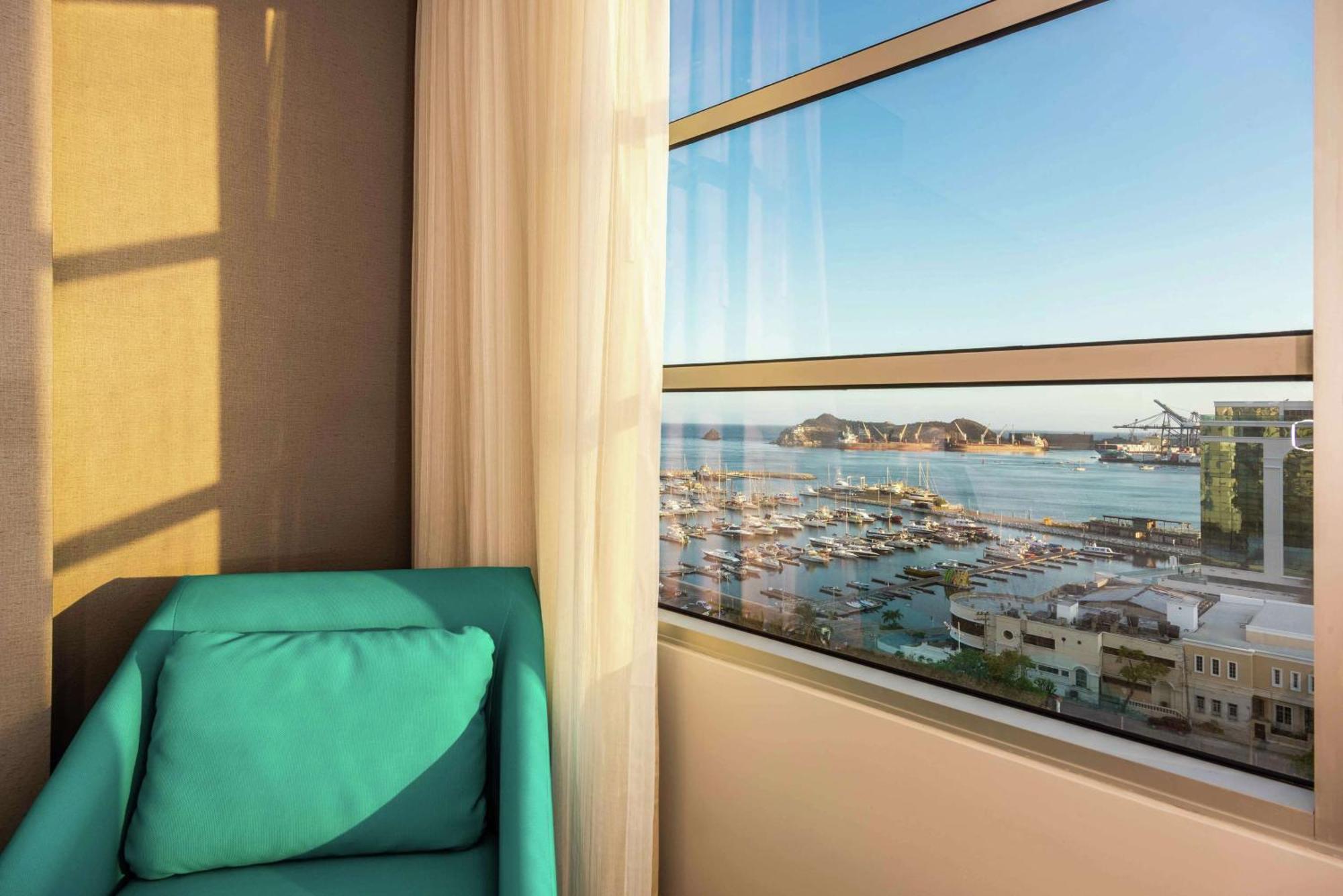 Hilton Garden 3*