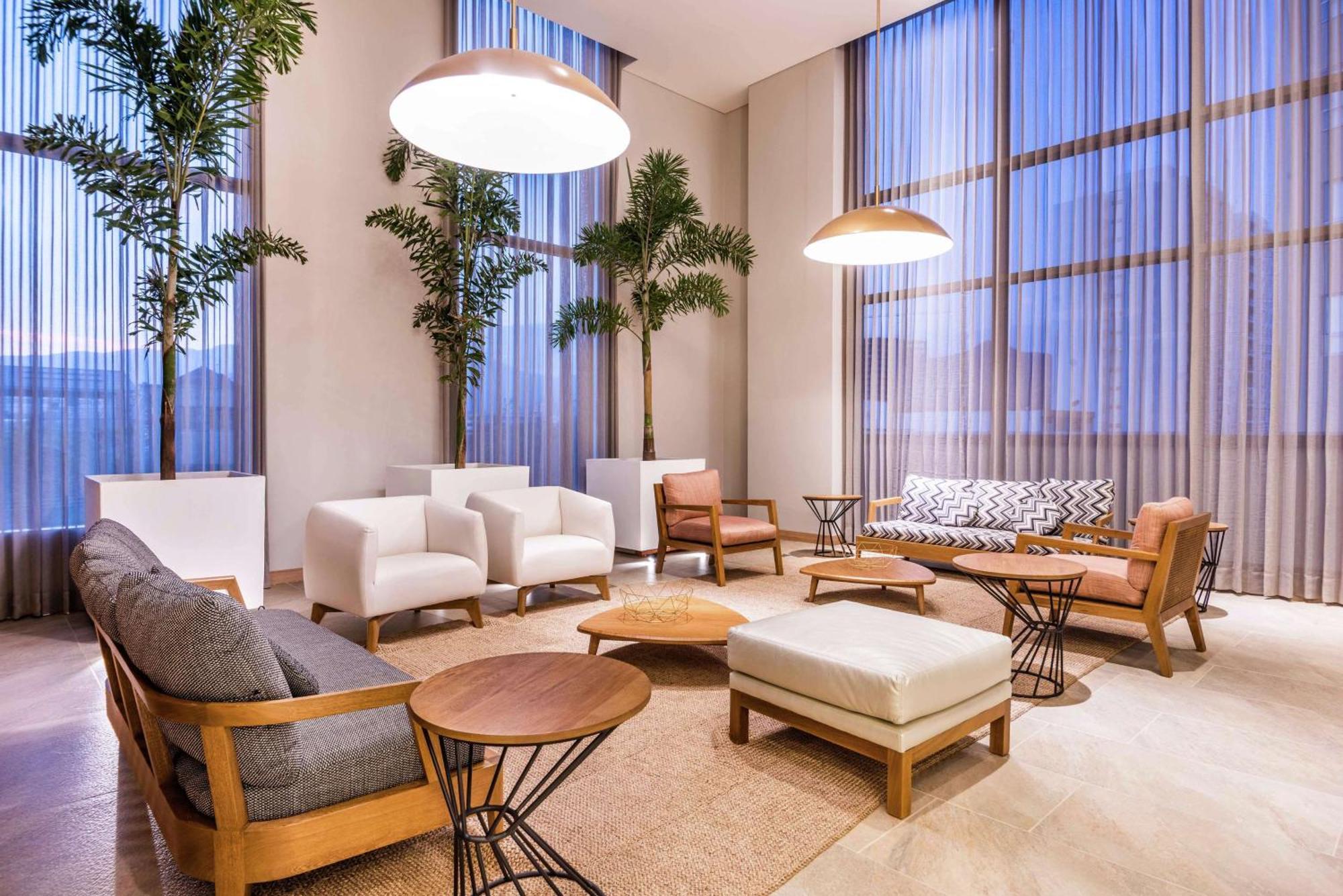 Hilton Garden Hotel 3*